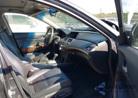 2011 Honda Accord 2.4 Ex-L from USA, damaged, VIN 1HGCP2F80BA107386